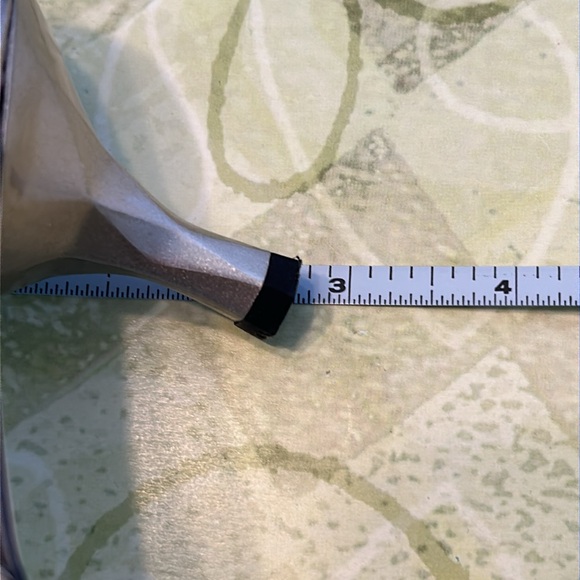 Free matching clutch! J. Renee silver metallic pumps. Size 9M - Picture 8 of 11